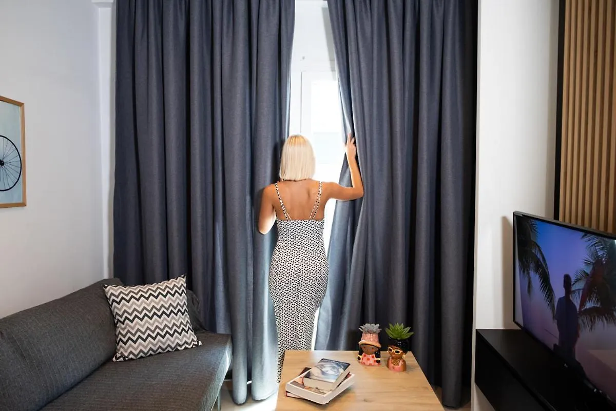 White 9 Bed and Breakfast Thessaloniki